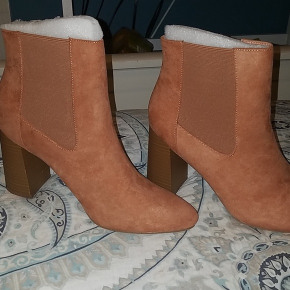 NWT NIB Dusty Pink Chunky Heel Booties - Picture 3 of 5